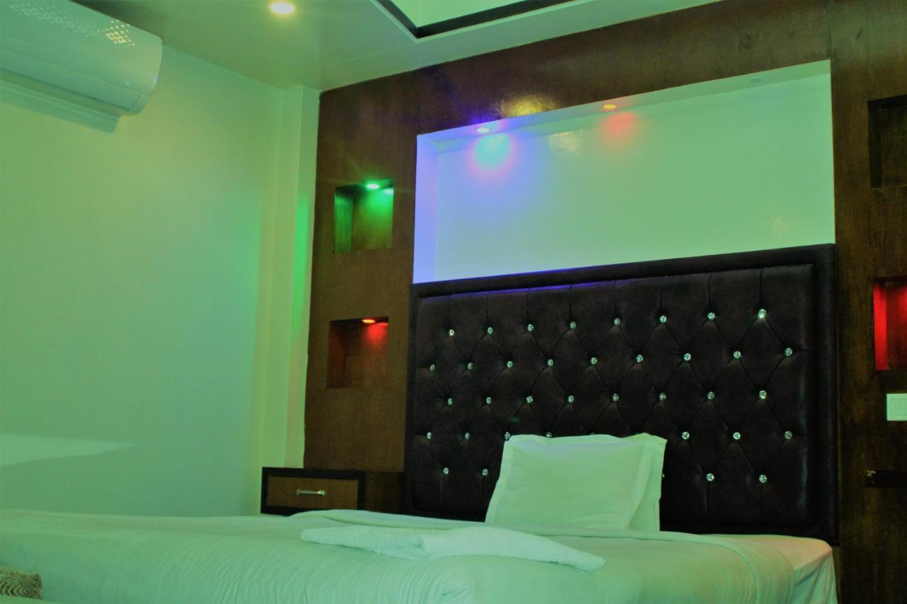 Hotel Blue Bird Dhaka Bagian luar foto