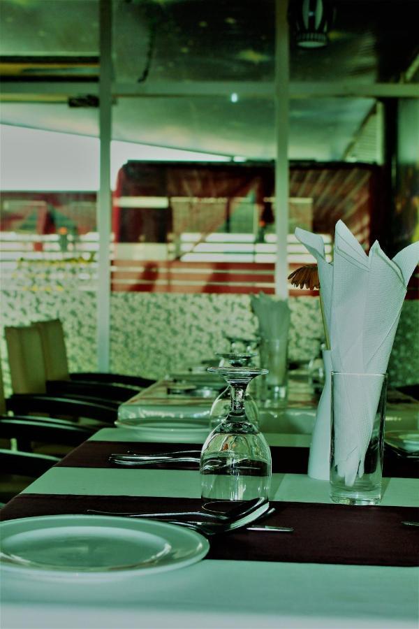 Hotel Blue Bird Dhaka Bagian luar foto
