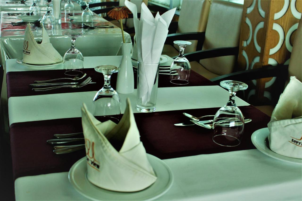 Hotel Blue Bird Dhaka Bagian luar foto