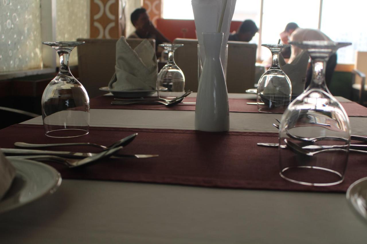 Hotel Blue Bird Dhaka Bagian luar foto
