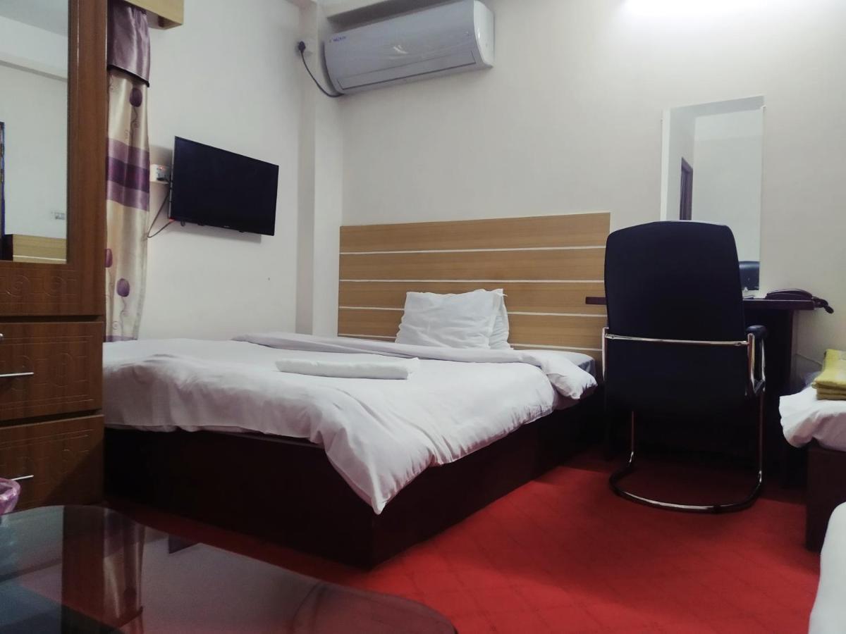 Hotel Blue Bird Dhaka Bagian luar foto