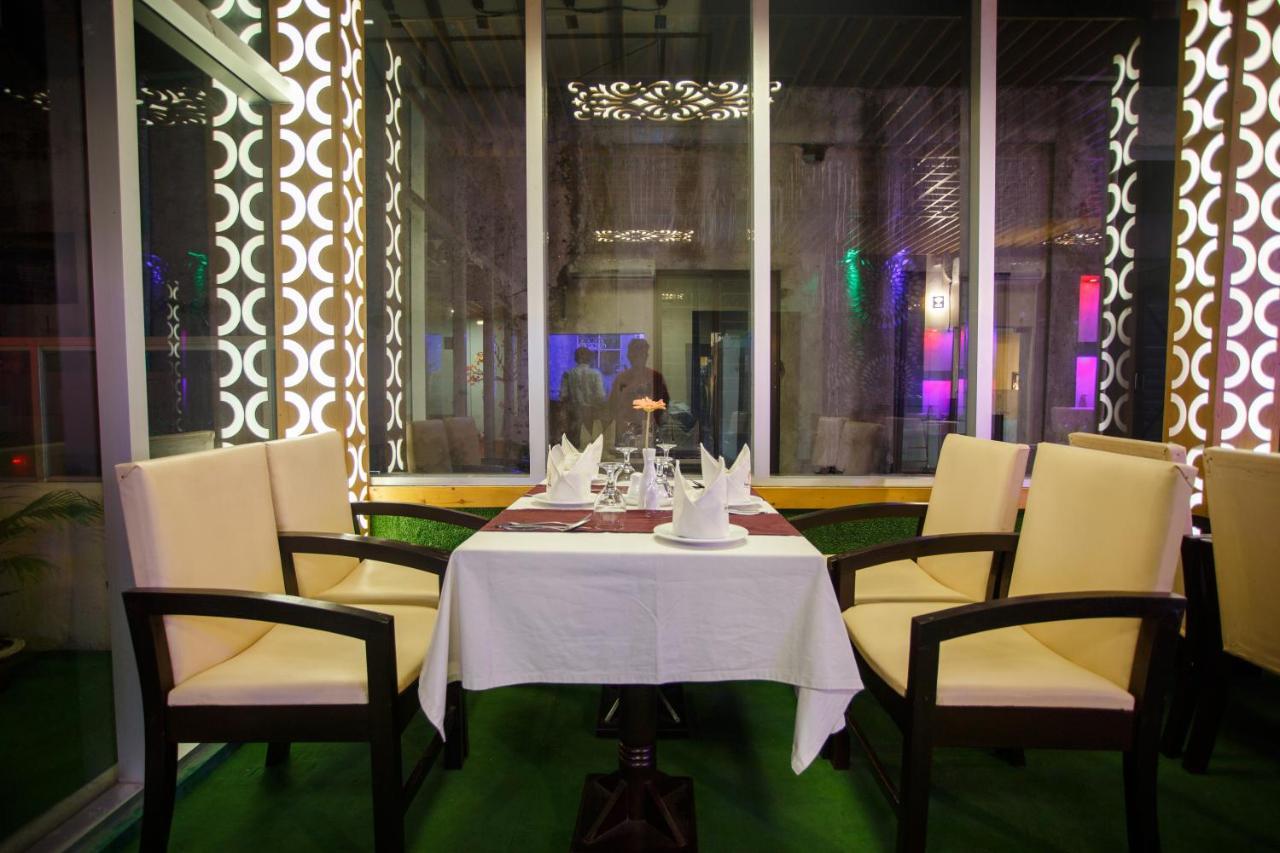 Hotel Blue Bird Dhaka Bagian luar foto