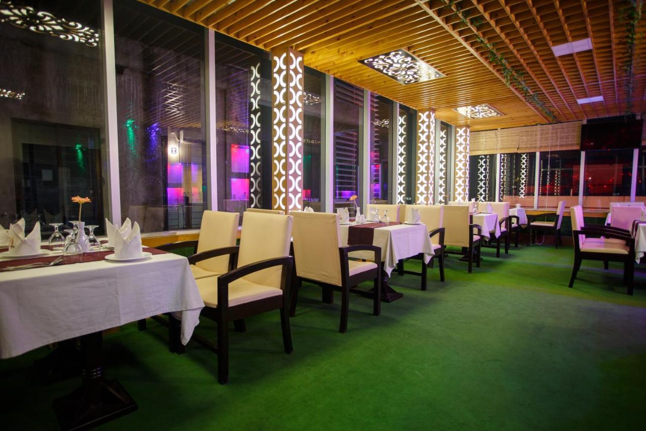 Hotel Blue Bird Dhaka Bagian luar foto