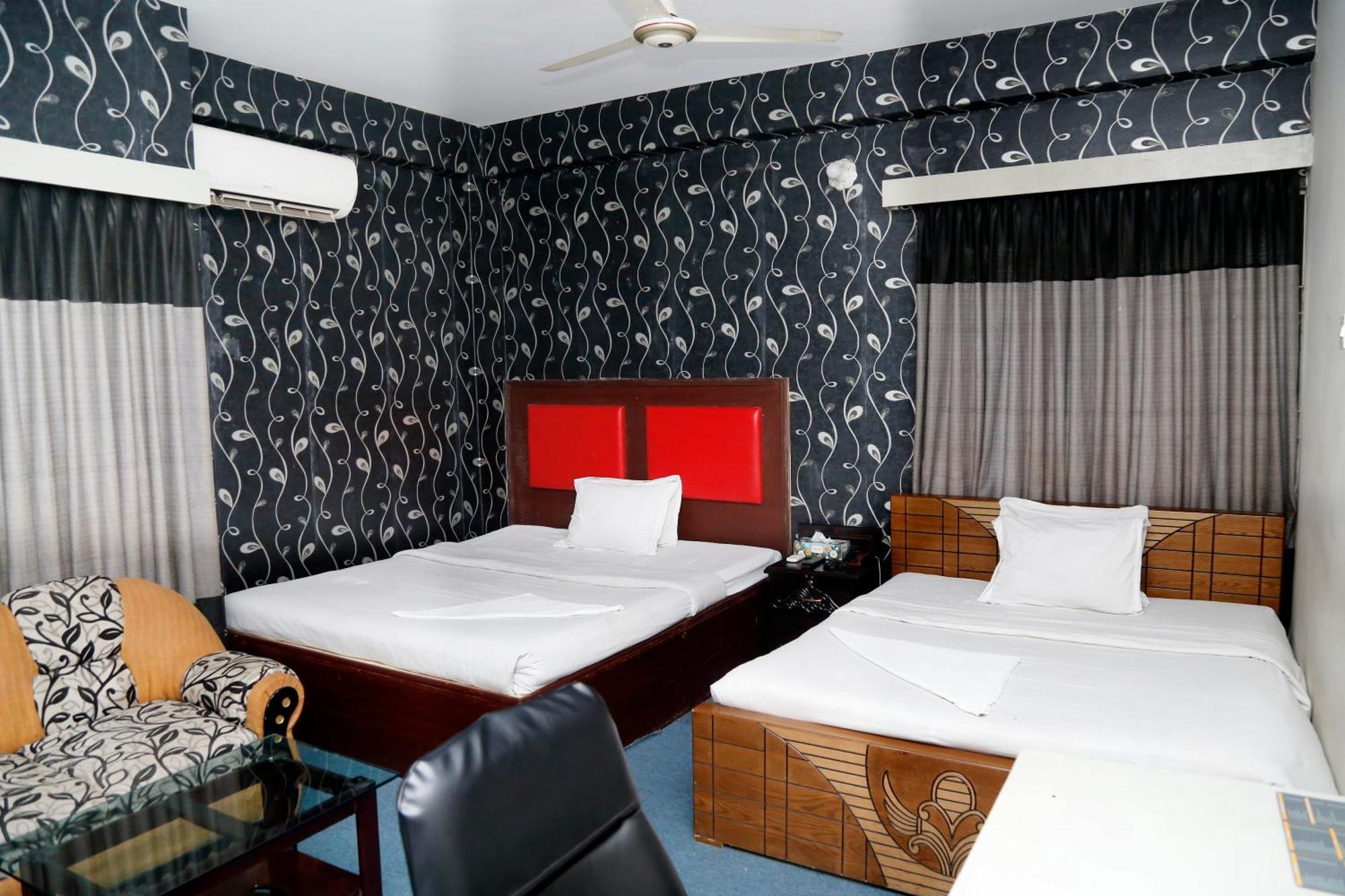 Hotel Blue Bird Dhaka Bagian luar foto