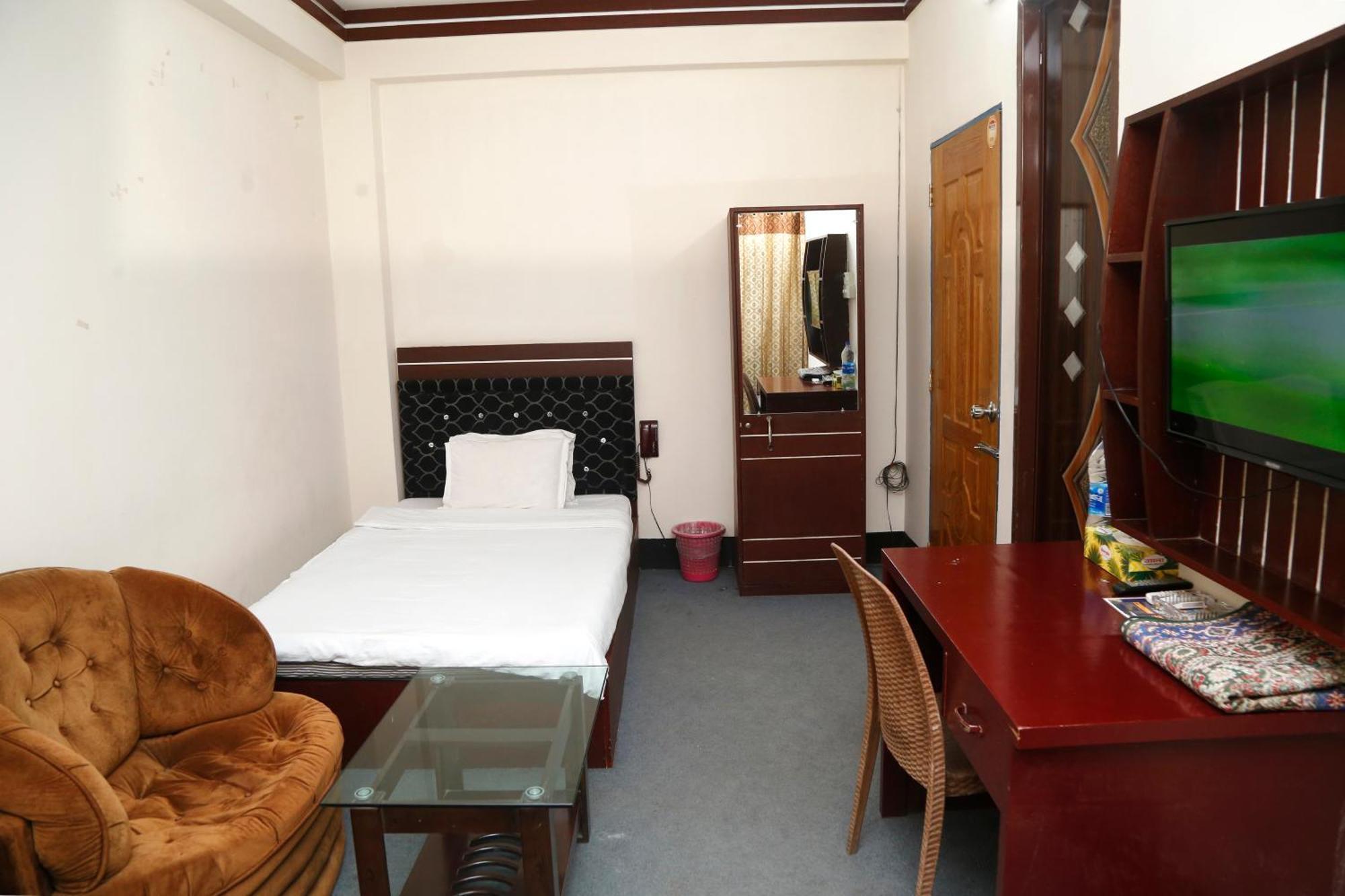 Hotel Blue Bird Dhaka Bagian luar foto