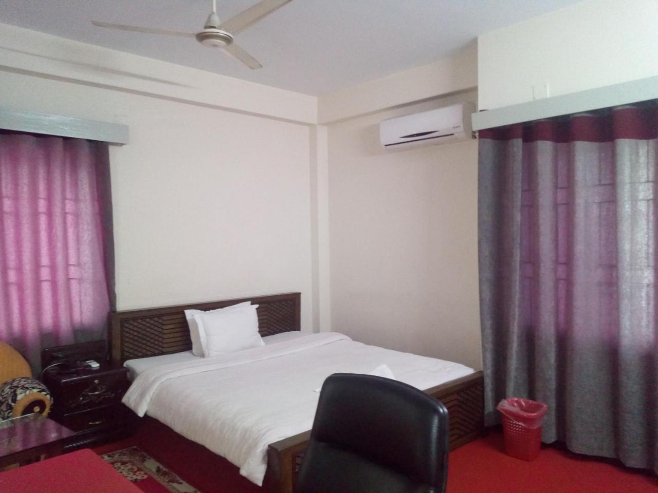 Hotel Blue Bird Dhaka Bagian luar foto