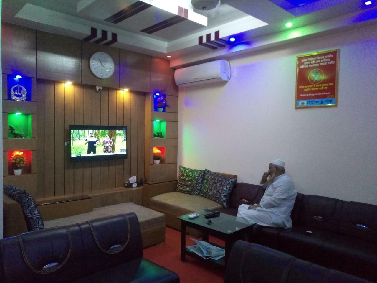 Hotel Blue Bird Dhaka Bagian luar foto